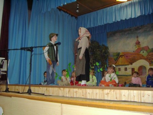 Hraje celá dědina aneb S veselou myslí na nesmysly. - 18.3.2006